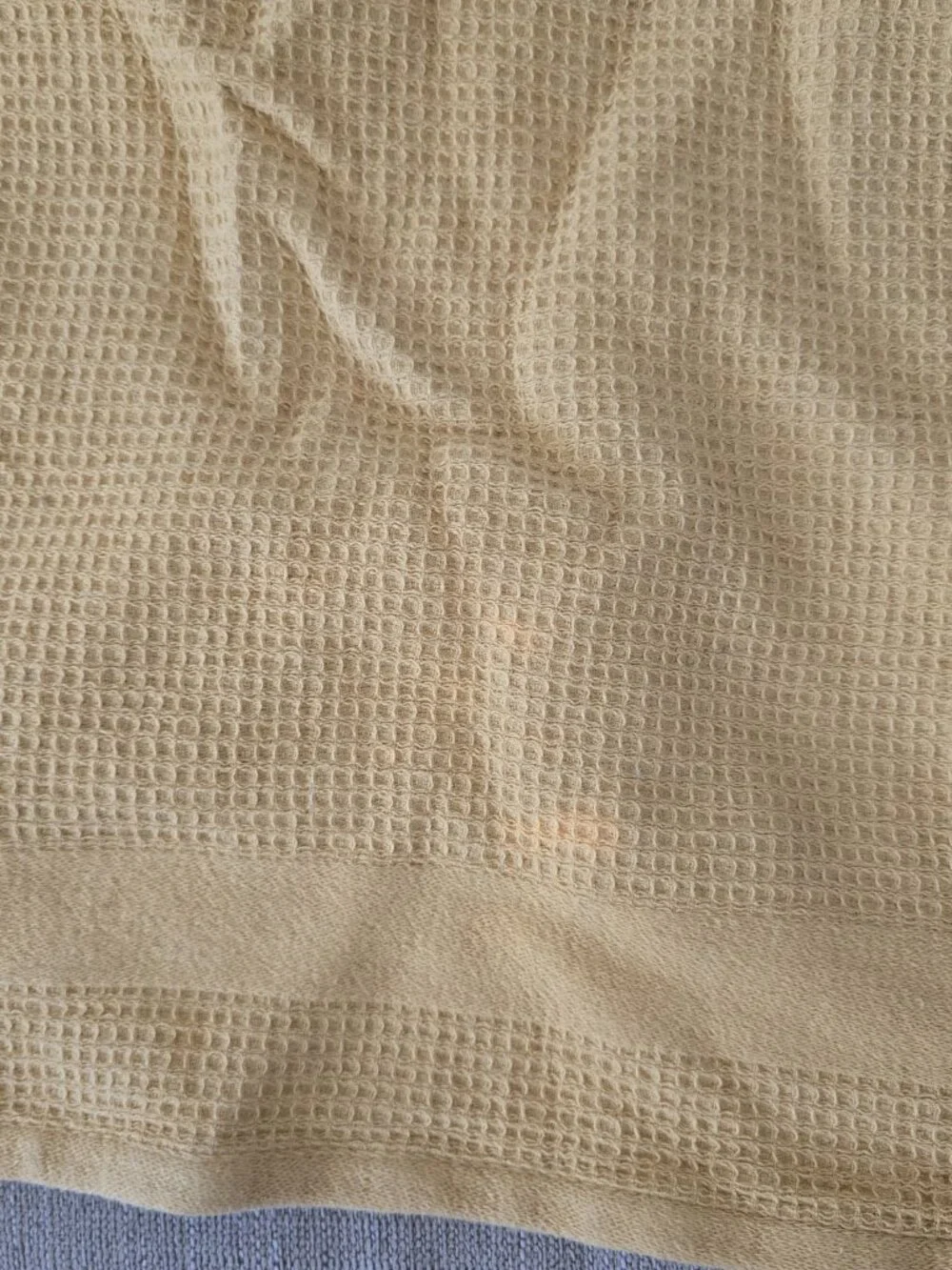 Set (2) of Crate & Barrel kitchen towels (see pictures)